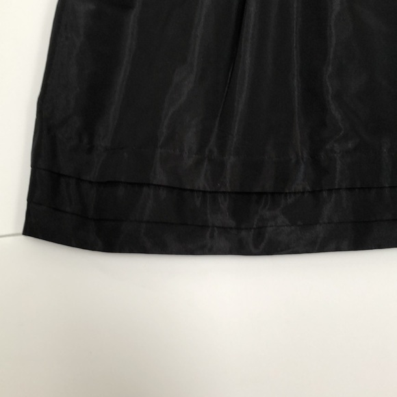 Banana Republic - Black pleated skirt with shine - size 10 - Picture 4 of 8
